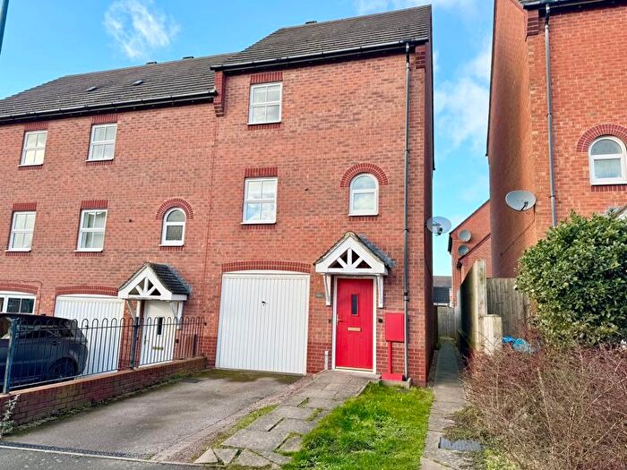 3 Bedroom Semi-detached House For Sale In Staples Drive, Coalville, LE67