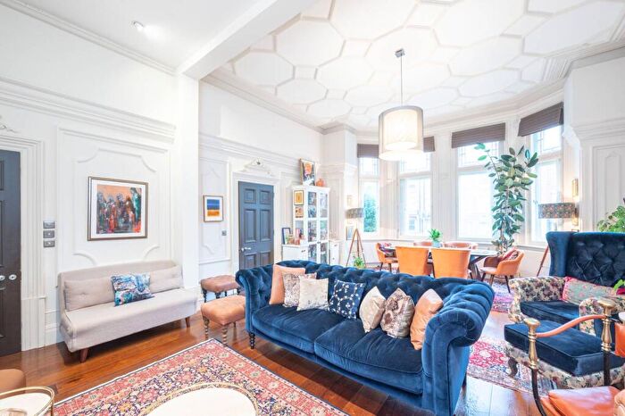 2 Bedroom Flat For Sale In Grosvenor House, Hampstead, London, NW3