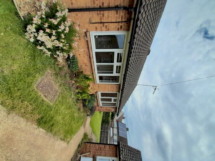 1 Bedroom Bungalow To Rent In Rowlett Close, Higham Ferrers, Northamptonshire, NN10