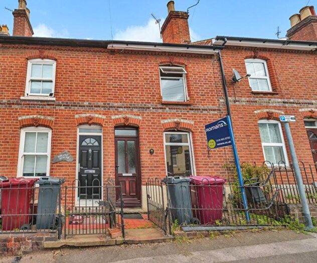 2 Bedroom Terraced House To Rent In Francis Street, RG1