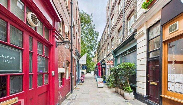 2 Bedroom Property To Rent In Lamb's Conduit Passage, London, WC1R