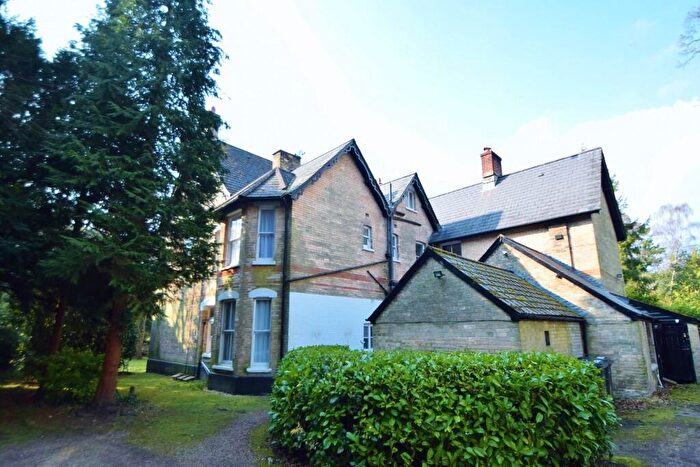 2 Bedroom Flat To Rent In Dean Park, BH1