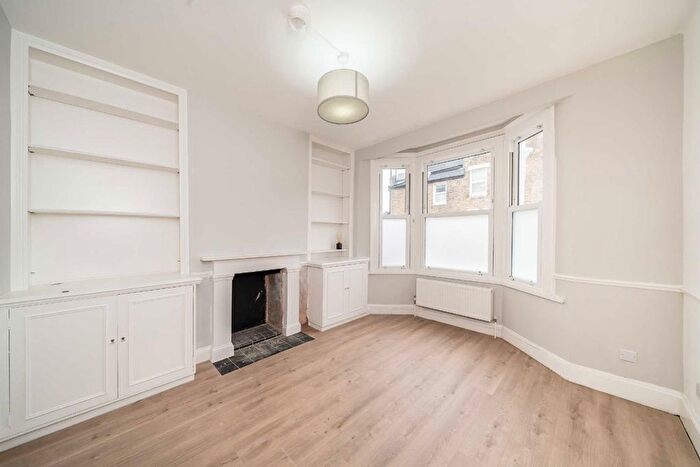 1 Bedroom Flat To Rent In Steerforth Street, Earlsfield, SW18