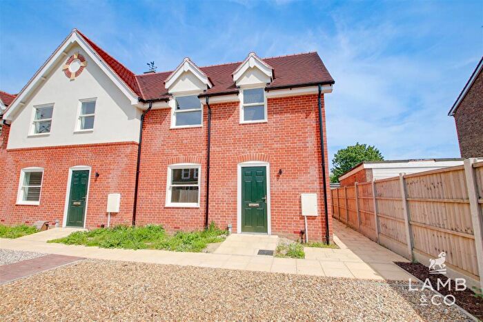 3 Bedroom End Of Terrace House For Sale In Connaught Gardens East, Clacton-On-Sea, CO15