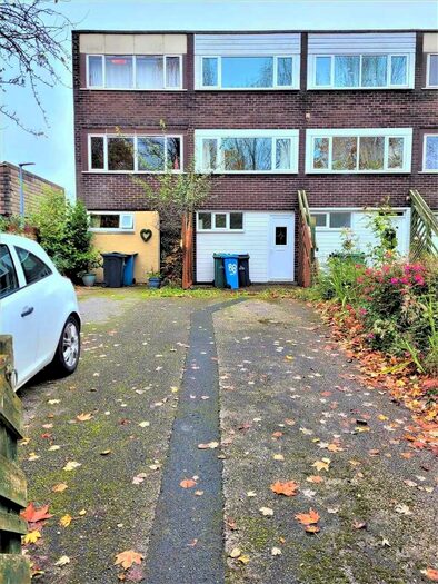 3 Bedroom Terraced House To Rent In Whitchurch Way, Halton, WA7