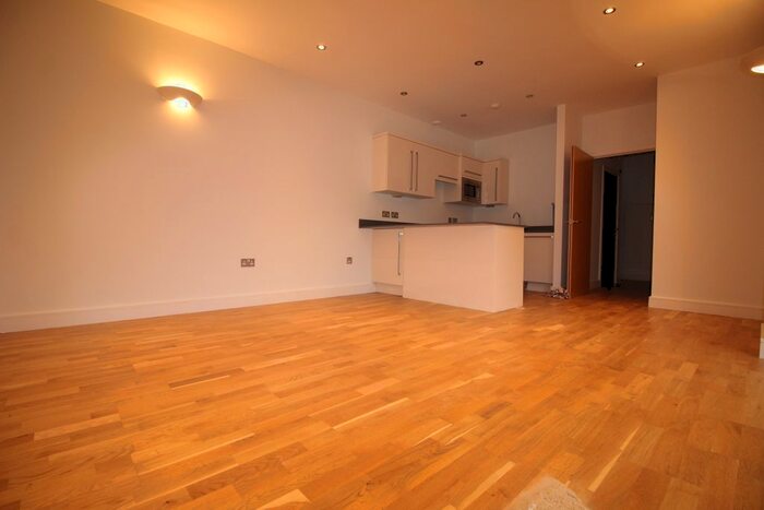 2 Bedroom Flat To Rent In Catteshall Lane, Godalming, GU7