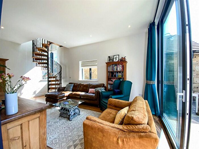 1 Bedroom Detached House For Sale In Mill View House, Wren Nest Terrace, SK13