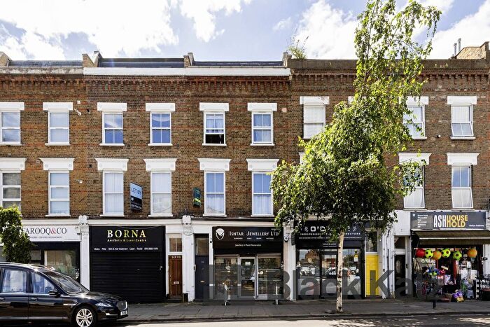 Studio To Rent In Kilburn Lane, London, W9