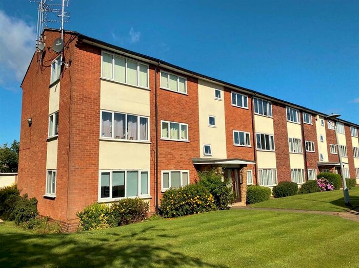 2 Bedroom Ground Flat To Rent In Arosa Drive, Birmingham, B17