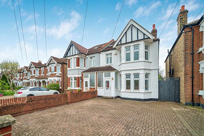 4 Bedroom Semi Detached House For Sale In Jersey Road, Isleworth, TW7