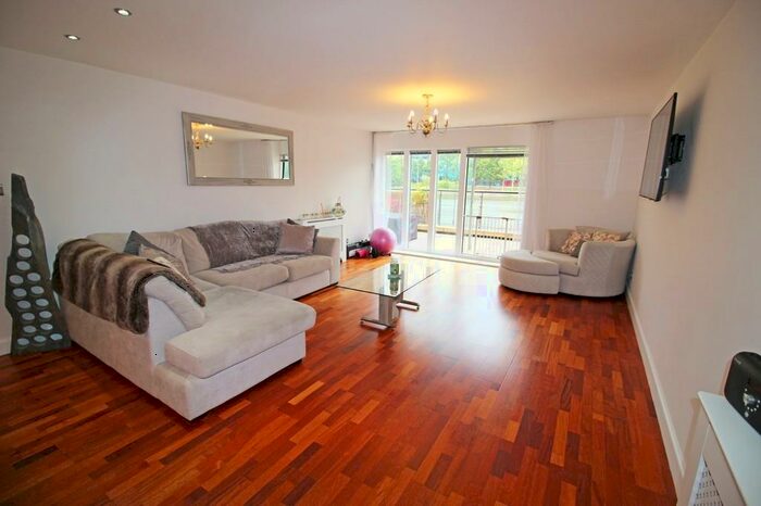 1 Bedroom Apartment To Rent In Henke Court, Cardiff Bay, CF10