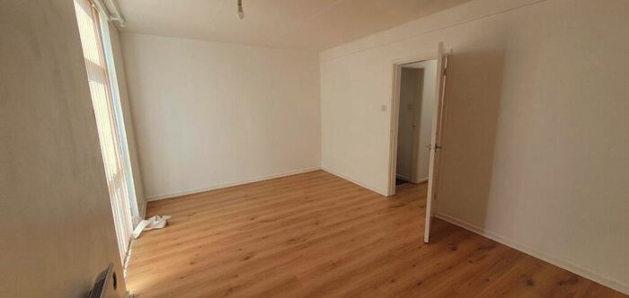 2 Bedroom Flat To Rent In Knowland Grove, Norwich, NR5