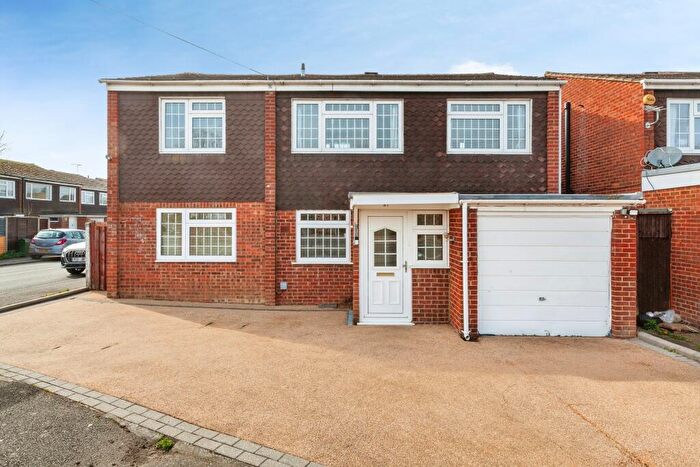 5 Bedroom Detached House For Sale In Station Road, Slough, SL1
