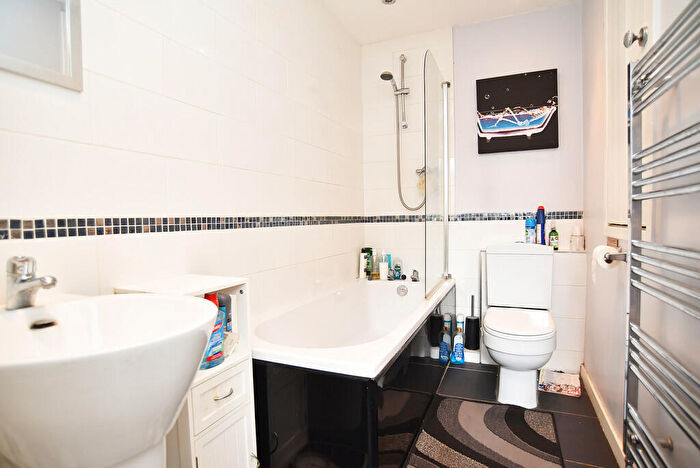 2 Bedroom End Of Terrace House For Sale In Nesfield Close, Harrogate, HG1