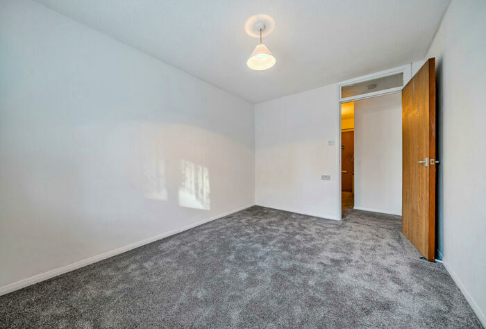 1 Bedroom Apartment For Sale In Chatsworth Place, Mitcham, CR4
