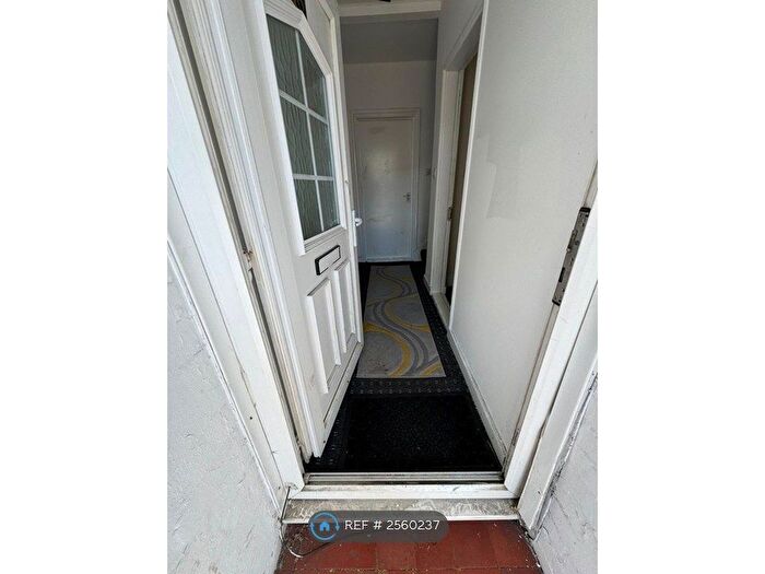 4 Bedroom Semi-Detached House To Rent In Victoria Road, Fallings Park, Wolverhampton, WV10