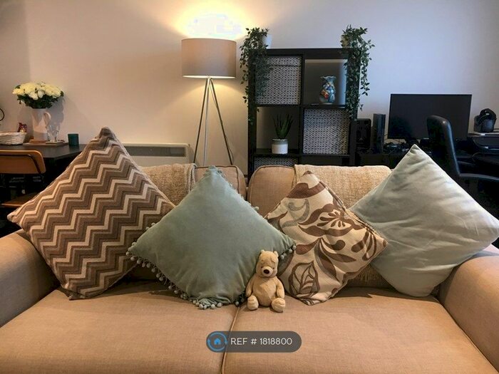 1 Bedroom Flat To Rent In Churchill Way, Basingstoke, RG21