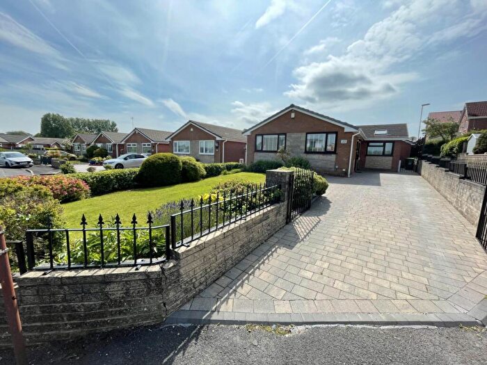 3 Bedroom Detached Bungalow For Sale In Chichester Crescent, Chadderton, Oldham, OL9