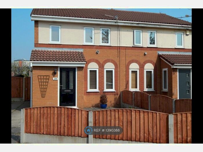 3 Bedroom Semi-Detached House To Rent In Harecastle Avenue, Eccles, Manchester, M30