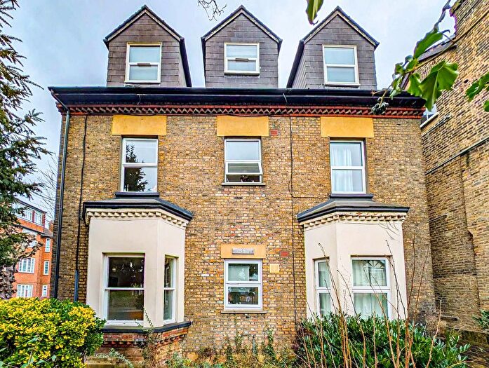 1 Bedroom Flat To Rent In Leitrim House, Worple Road, London, SW19