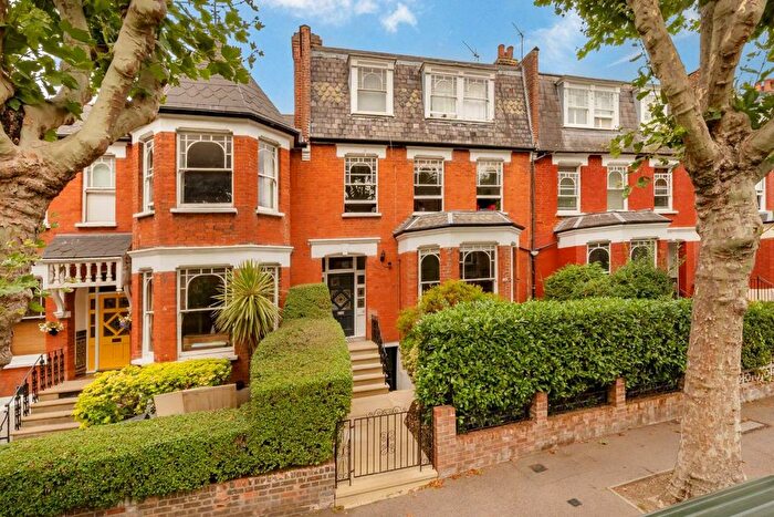 2 Bedroom Flat To Rent In Stapleton Hall Road, London, N4