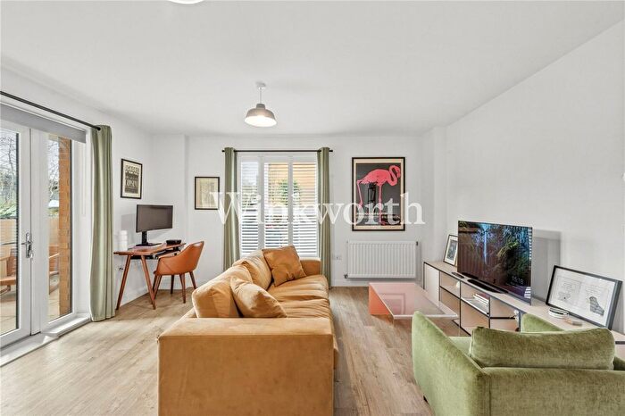 1 Bedroom Flat For Sale In Rowland Road, London, N17