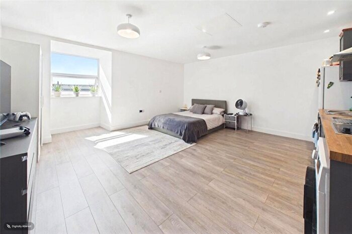 1 Bedroom Flat To Rent In Gold Street, Northampton, Northamptonshire, NN1