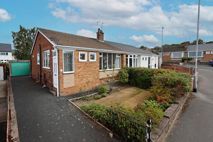 2 Bedroom Bungalow For Sale In Wrenbury Avenue, Leeds, West Yorkshire, LS16