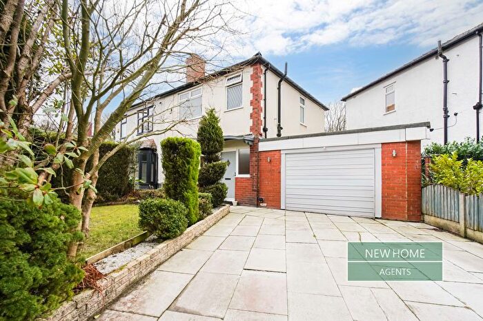 3 Bedroom Semi Detached House For Sale In Belmont Road, Bolton, BL1