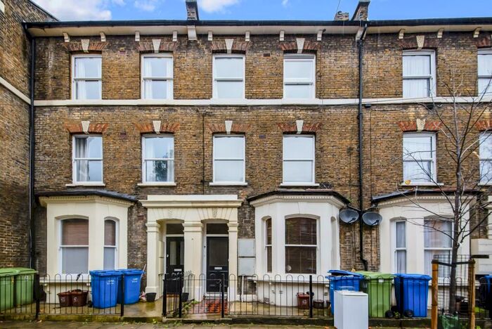 2 Bedroom Flat To Rent In Larcom Street London, SE17