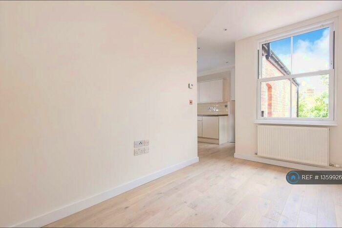 1 Bedroom Flat To Rent In London Road, Reading, RG1