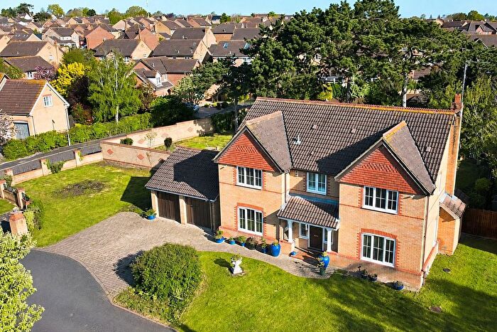 5 Bedroom Detached House For Sale In Honeysuckle Way, Northampton, NN3