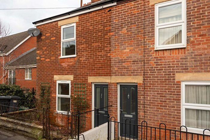 2 Bedroom End Of Terrace House To Rent In Kings Road, Newbury, RG14