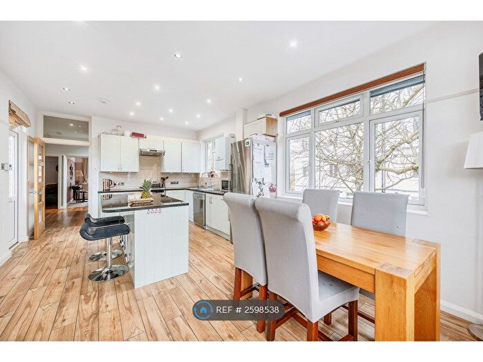 4 Bedroom Flat To Rent In Grove Park Terrace, London, W4