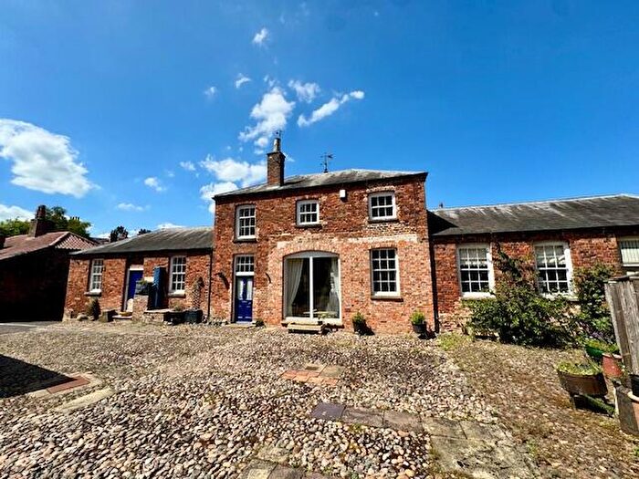 3 Bedroom Semi-Detached House For Sale In The Mansion Stables Westgate Louth, LN11