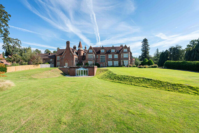 1 Bedroom Apartment For Sale In Grenehurst Park, Capel, RH5