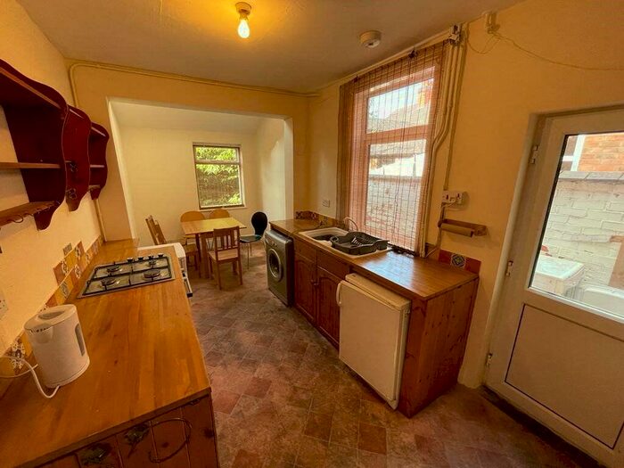 3 Bedroom Terraced House To Rent In Lorne Road, Leicester, LE2