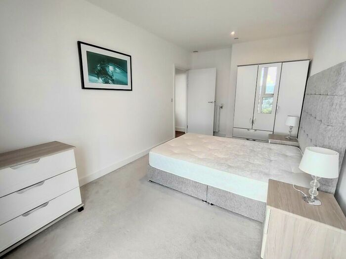 2 Bedroom Flat To Rent In Victory Parade, London, SE18