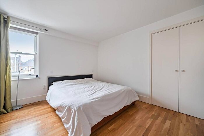 1 Bedroom Flat To Rent In Kings Terrace, Camden Town, London, NW1