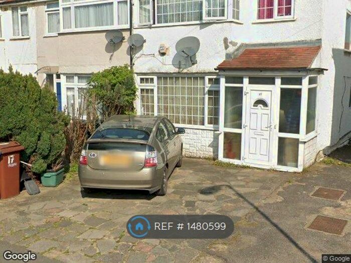 3 Bedroom End Of Terrace House To Rent In Leighton Close, Edgware, HA8