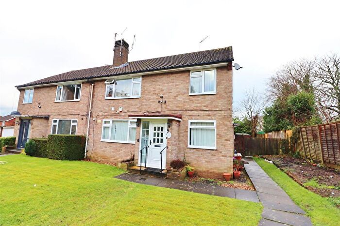 2 Bedroom Maisonette To Rent In Barnet Lane, Elstree, WD6