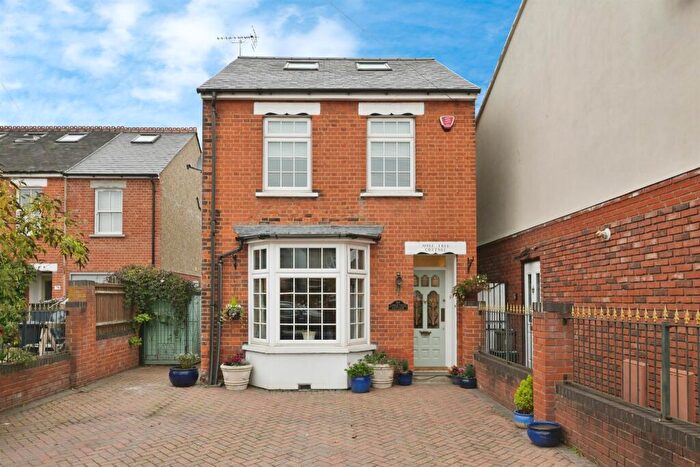 5 Bedroom Detached House For Sale In Stanstead Road, Hoddesdon, EN11