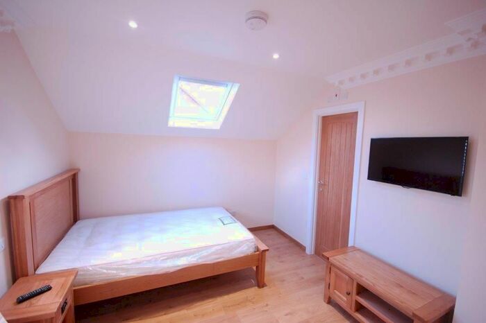 Studio To Rent In Jessica House, Russell Street, Reading, Berkshire, RG1