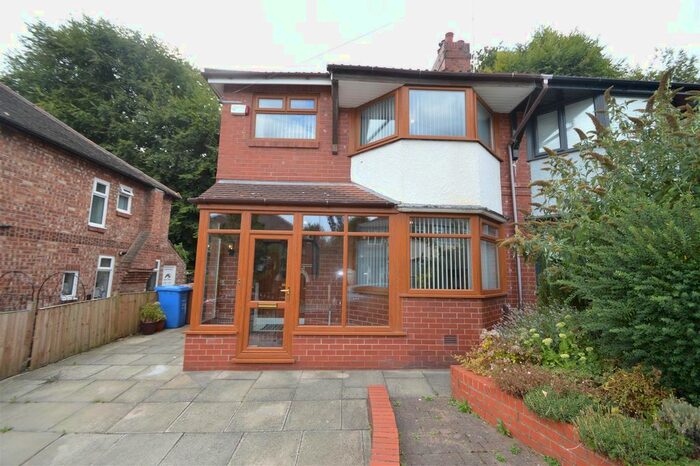 3 Bedroom Property To Rent In Castleway, Salford, M6