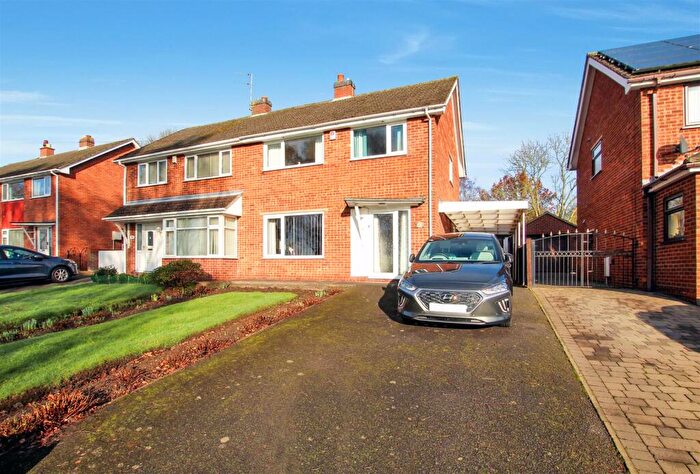 3 Bedroom Semi-Detached House For Sale In The Croft, Measham, DE12