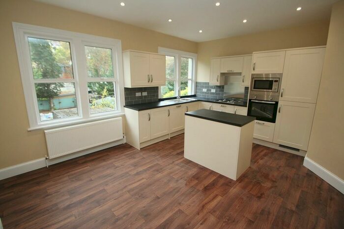 2 Bedroom Apartment To Rent In Purley, CR8