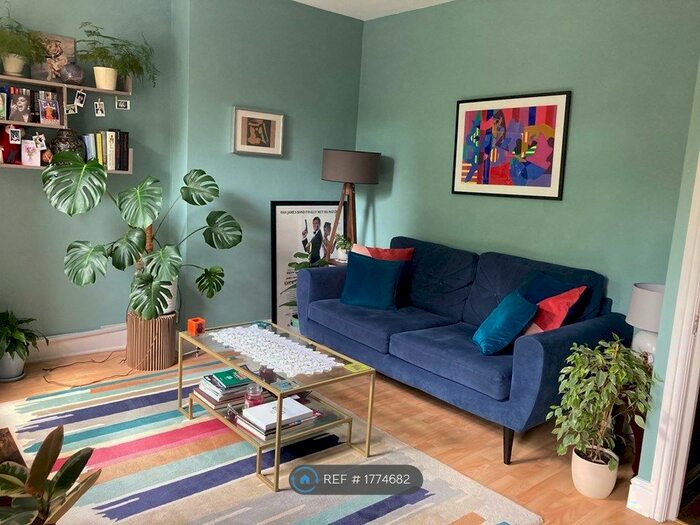 2 Bedroom Flat To Rent In Ilbert Street, London, W10