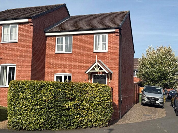 3 Bedroom Semi Detached House For Sale In Hawkstone Close, Kidderminster, Worcestershire, DY11