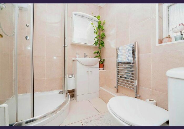 3 Bedroom End Of Terrace House For Sale In Penbury Road, Southall, UB2