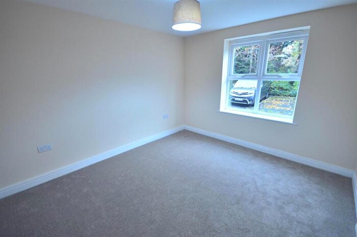 2 Bedroom Apartment To Rent In Brooklands Road, Sale, M33